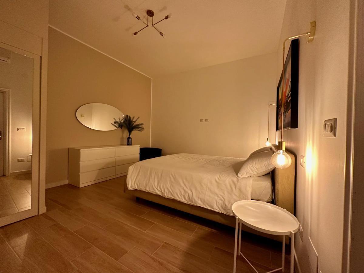 Nouvelle Vag - Apartment & Room Trani Exterior photo